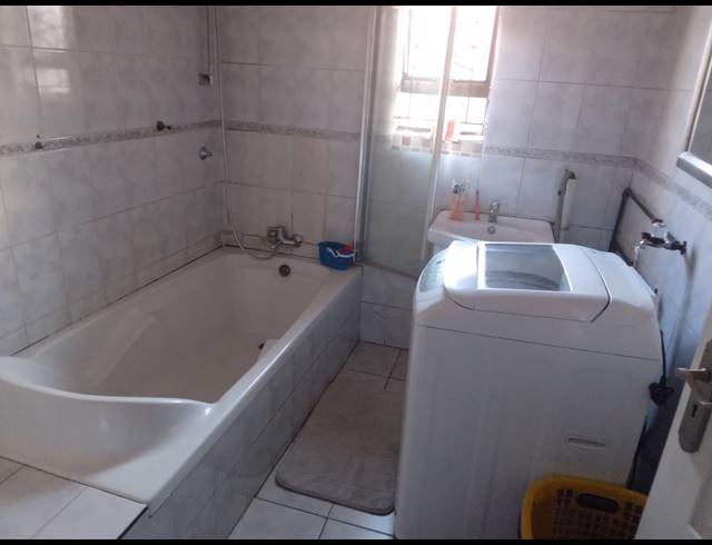 3 BEDROOM FREEHOLD FOR SALE IN VOSLOORUS